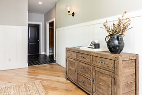 Oasis Near Charlottesville With Pool Grill