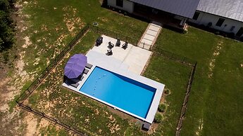 Oasis Near Charlottesville With Pool Grill