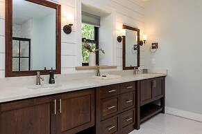 Oasis Near Charlottesville With Pool Grill