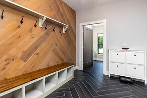 Oasis Near Charlottesville With Pool Grill