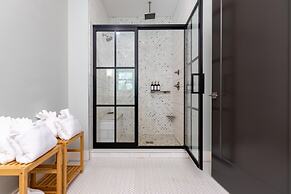 Oasis Near Charlottesville With Pool Grill