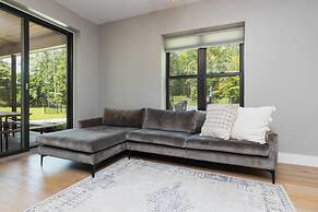 Oasis Near Charlottesville With Pool Grill