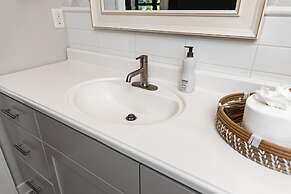 Oasis Near Charlottesville With Pool Grill