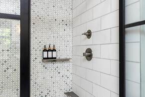 Oasis Near Charlottesville With Pool Grill