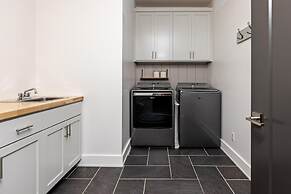 Oasis Near Charlottesville With Pool Grill