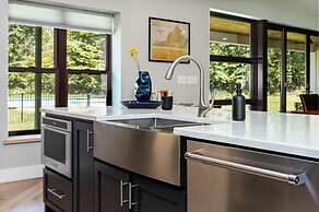 Oasis Near Charlottesville With Pool Grill