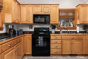 111 Hickory Springs in Wintergreen Resort