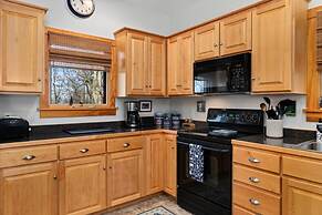 111 Hickory Springs in Wintergreen Resort