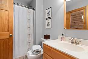 111 Hickory Springs in Wintergreen Resort