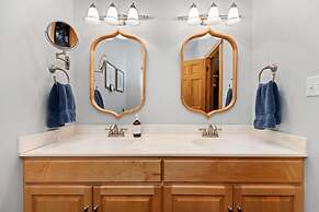 111 Hickory Springs in Wintergreen Resort