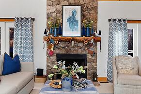 111 Hickory Springs in Wintergreen Resort