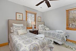 111 Hickory Springs in Wintergreen Resort