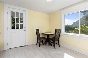 Cheerful 3 Bedroom Home Walk to UVA Stadium