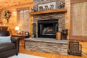 Retreat at Wintergreen Pool Access Grill