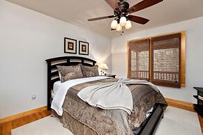 Retreat at Wintergreen Pool Access Grill