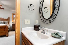 Retreat at Wintergreen Pool Access Grill