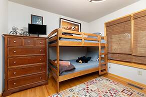 Retreat at Wintergreen Pool Access Grill