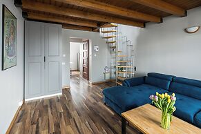 Corner House Residence