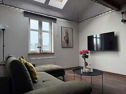 Corner House Residence