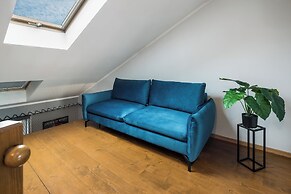 Corner House Residence