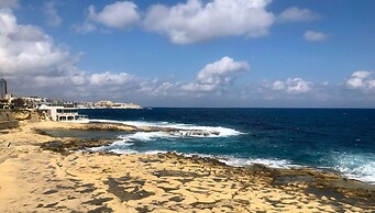 Los Arditos Duplex Penthouse Sliema