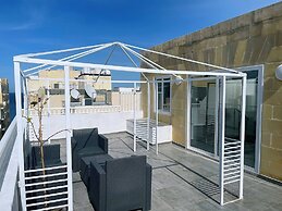 Los Arditos Duplex Penthouse Sliema