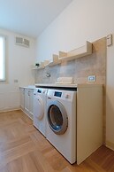 Luxury Lakefront Catullo with pool