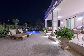 Luxury Lakefront Catullo with pool