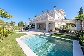 Luxury Lakefront Catullo with pool