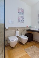 Luxury Lakefront Catullo with pool