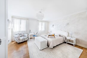 Luxury Lakefront Catullo with pool