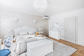 Luxury Lakefront Catullo with pool