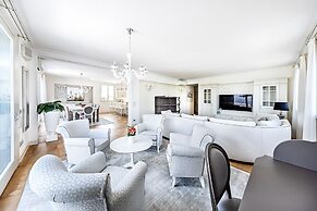 Luxury Lakefront Catullo with pool