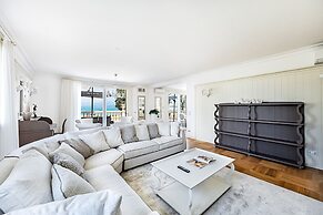 Luxury Lakefront Catullo with pool