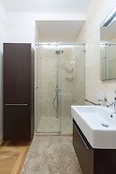 Luxury Lakefront Catullo with pool