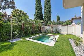 Luxury Lakefront Catullo with pool