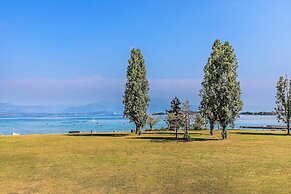 Luxury Lakefront Catullo with pool