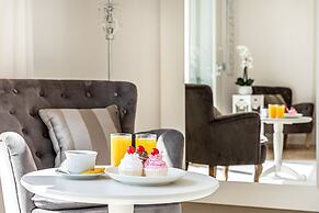 Luxury Lakefront Catullo with pool