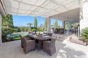 Luxury Lakefront Catullo with pool