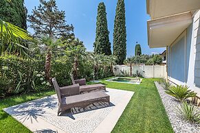 Luxury Lakefront Catullo with pool