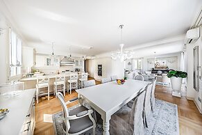 Luxury Lakefront Catullo with pool