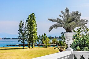 Luxury Lakefront Catullo with pool