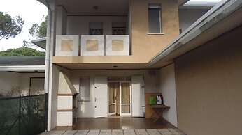 Cozy Flat With 3 Shared Pools and Private Garden