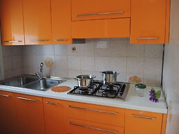 Cozy Flat With 3 Shared Pools and Private Garden