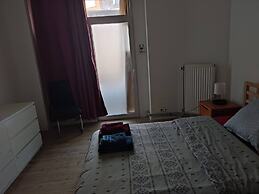 Room in Guest Room - Charming Room W Located in Brussels