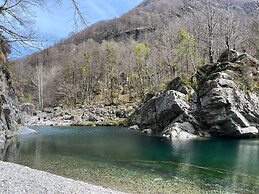 Room in Guest Room - Cavergno - Casa Coerente