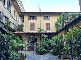 Chic & Green Penthouse - Domotic Comfort in Milans Trendy Nightlife Di