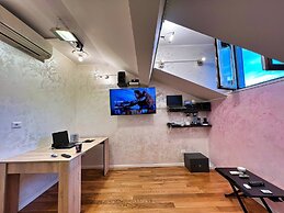 Chic & Green Penthouse - Domotic Comfort in Milans Trendy Nightlife Di