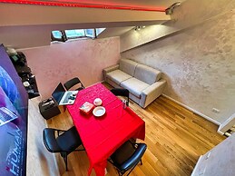 Chic & Green Penthouse - Domotic Comfort in Milans Trendy Nightlife Di