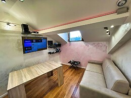 Chic & Green Penthouse - Domotic Comfort in Milans Trendy Nightlife Di